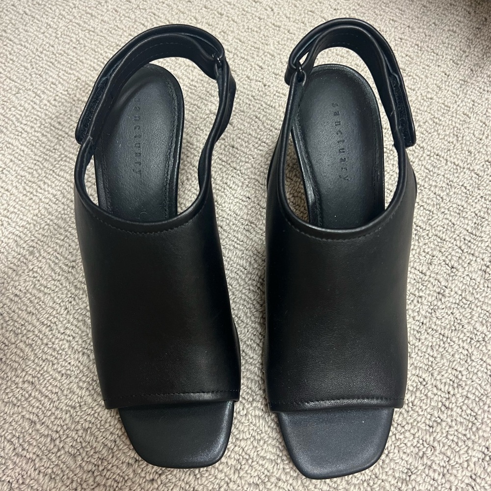 Sanctuary NWT Size 7.5 Leather Booties